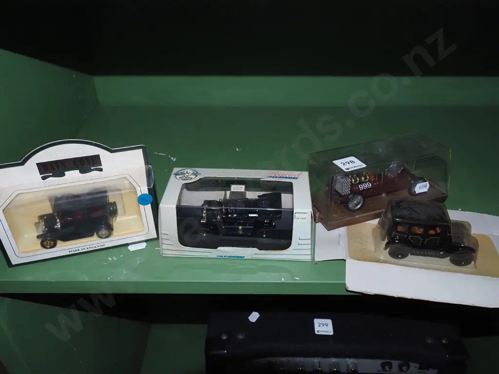 4x model vehicles Image 1++