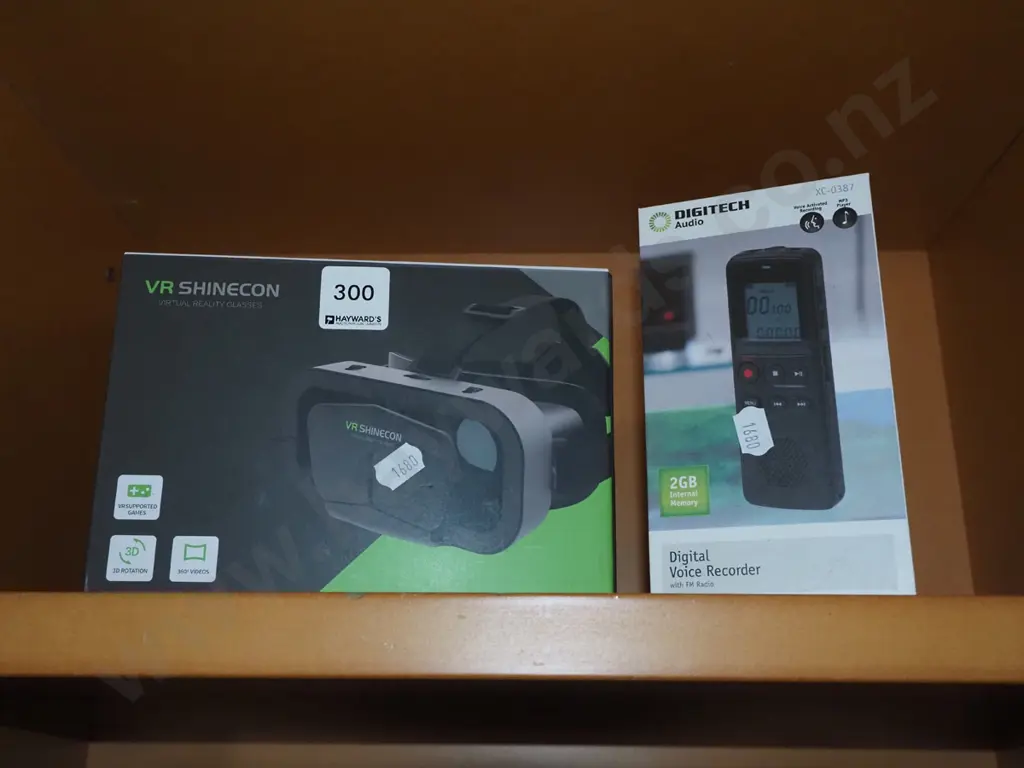 as new boxed VR glasses, digital voice recorder Image 1++
