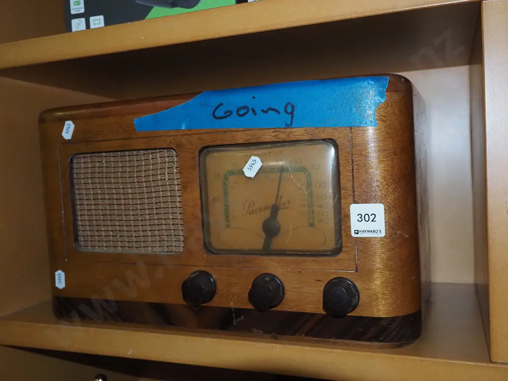 vintage Pacemaker valve radio Image 1++