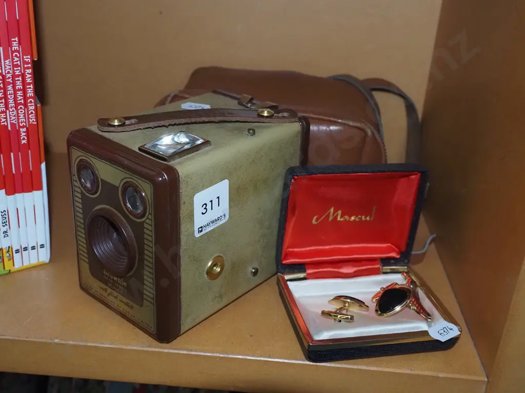 boxed Brownie, cuff links Image 1++