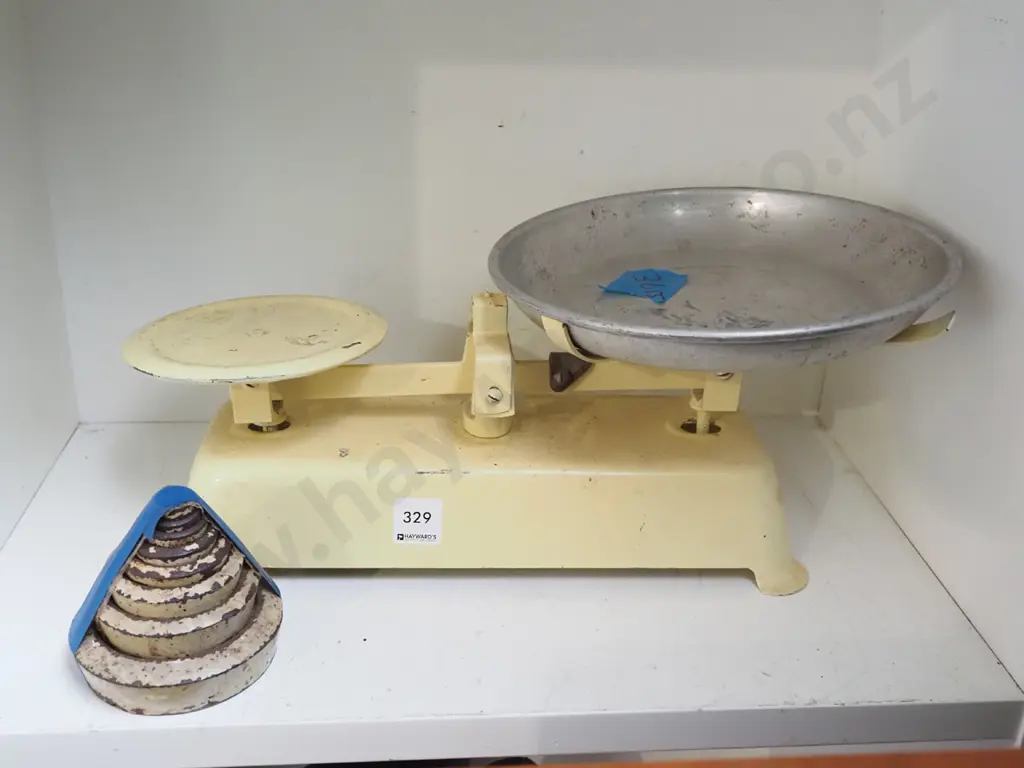 vintage balance scales Image 1++