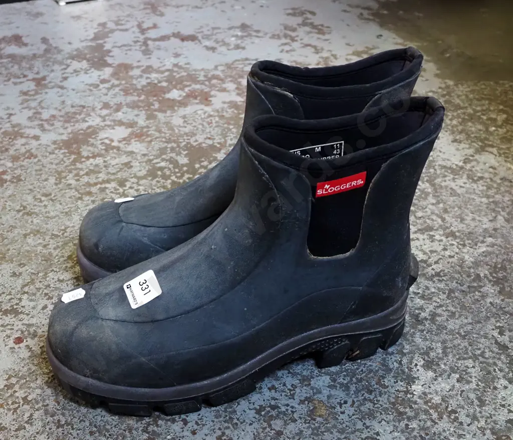pair of US size 11 rubber boots Image 1++