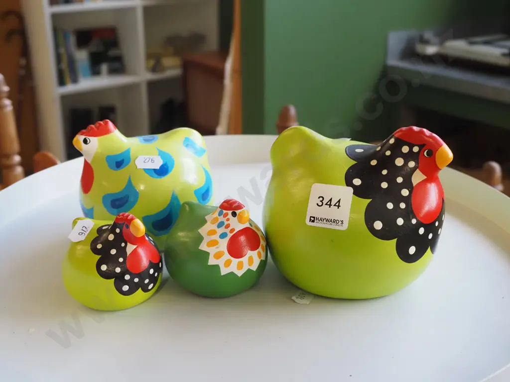 4x painted happy hens Image 1++