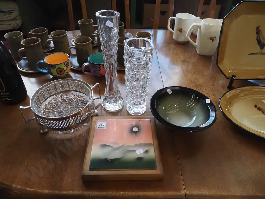 tile hot plate, bowl, glass and plated bowl, 2x vases H-290 Image 1++