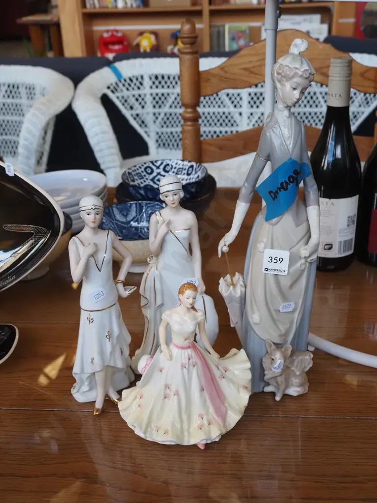 Lladro figurine - has repair, 3x other figurines Mary Poppins H-360 Image 1++