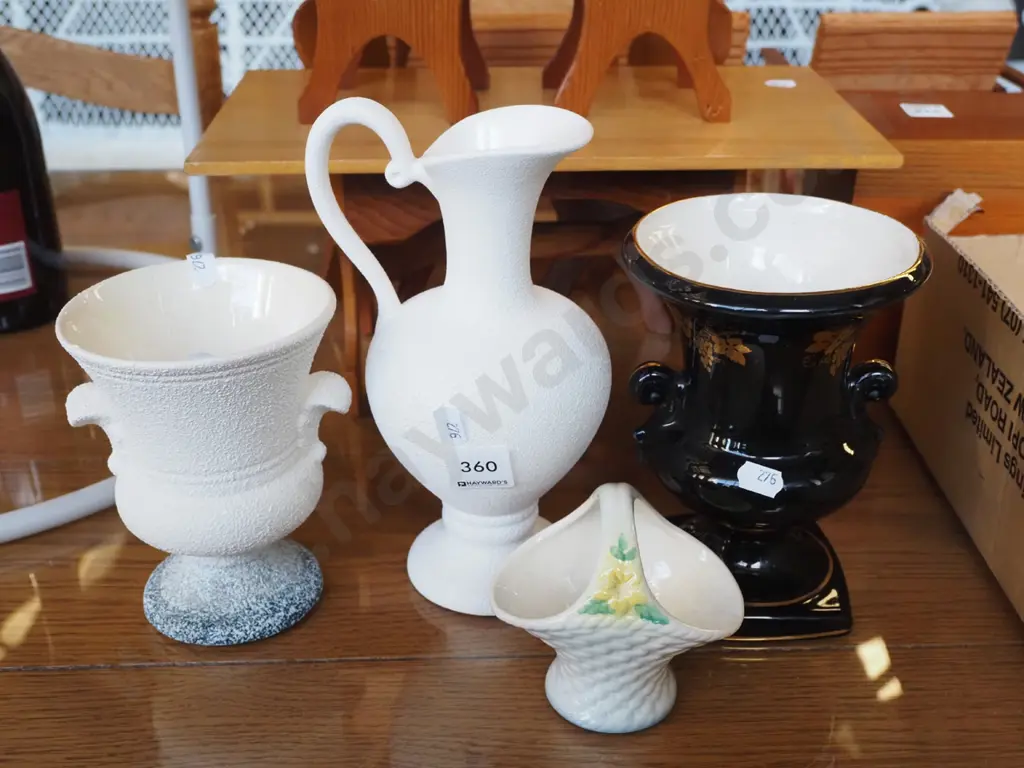 3x vases, small ceramic basket Image 1++