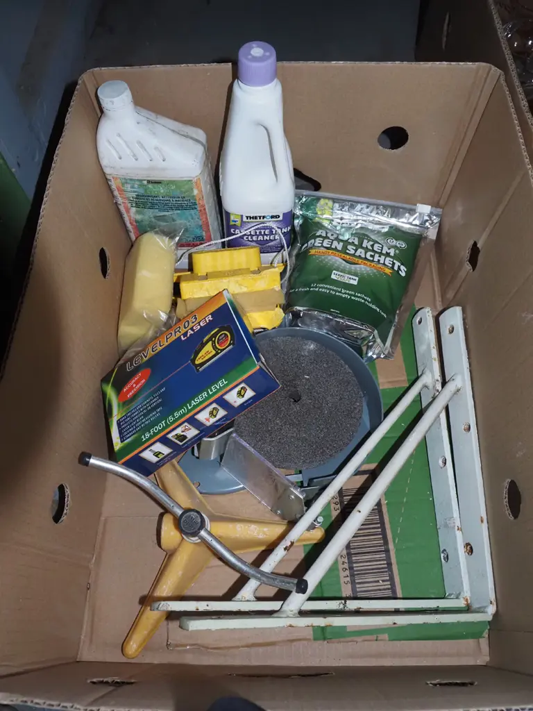 box; shelf brackets, lawn sprinkler, as new laser etc Image 1++