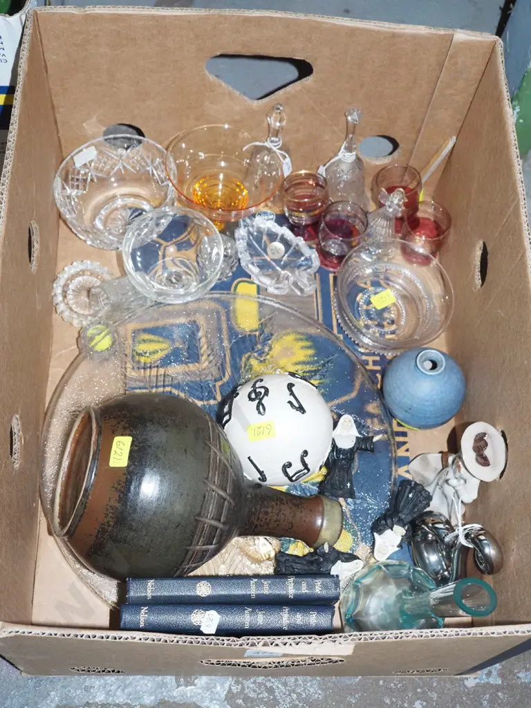 box; books, vases, pottery bottle, glassware etc Image 1++