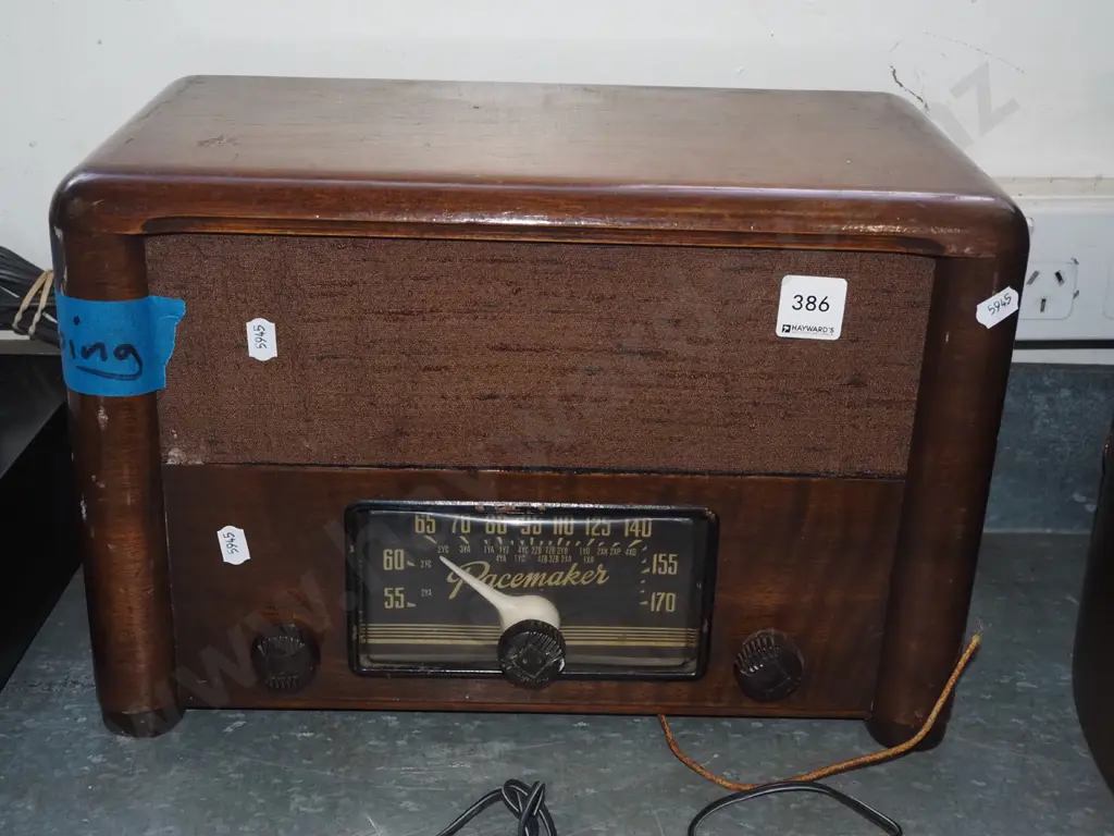 vintage wood cased Pacemaker valve radio - As Is No Returns Image 1++