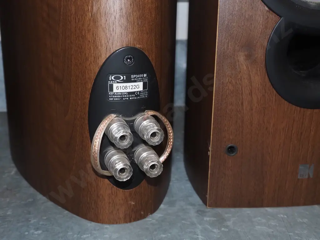 pair of Kef Q series bookcase speakers Image 1++