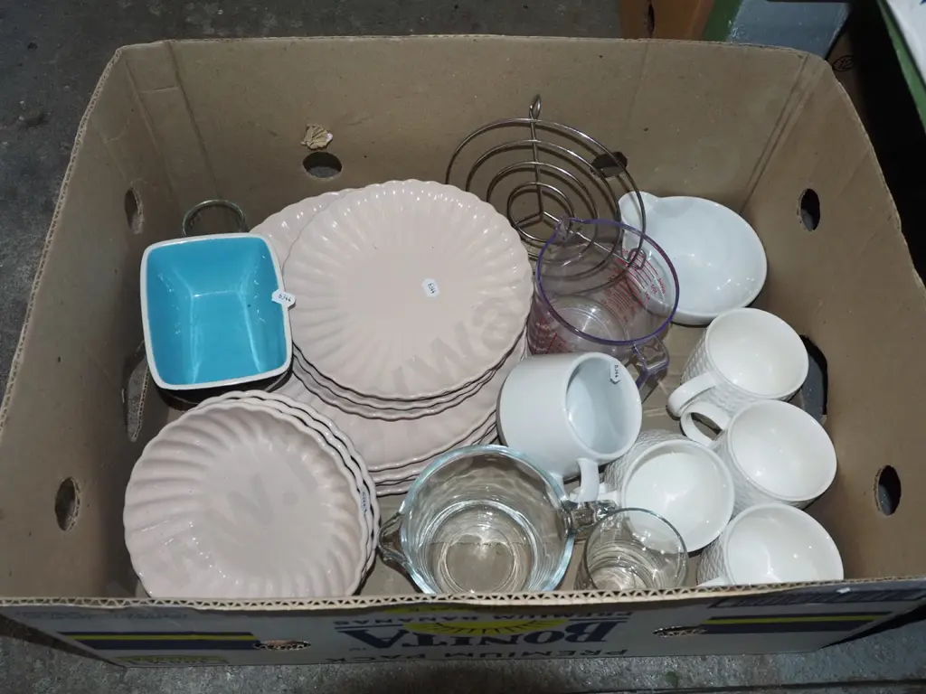 box; Anko pink bowls, coffee cups etc Image 1++