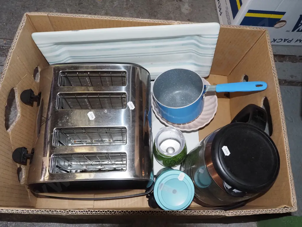 4x slice toaster, jug, small pot etc Image 1++