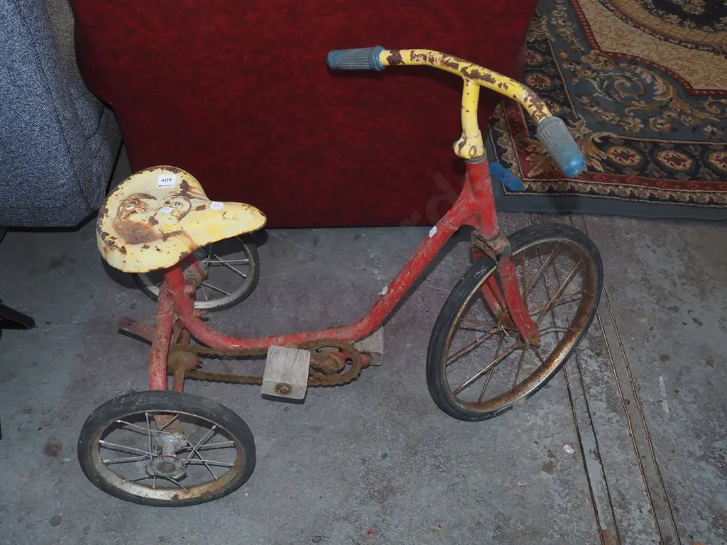 restorer's vintage trike Image 1++