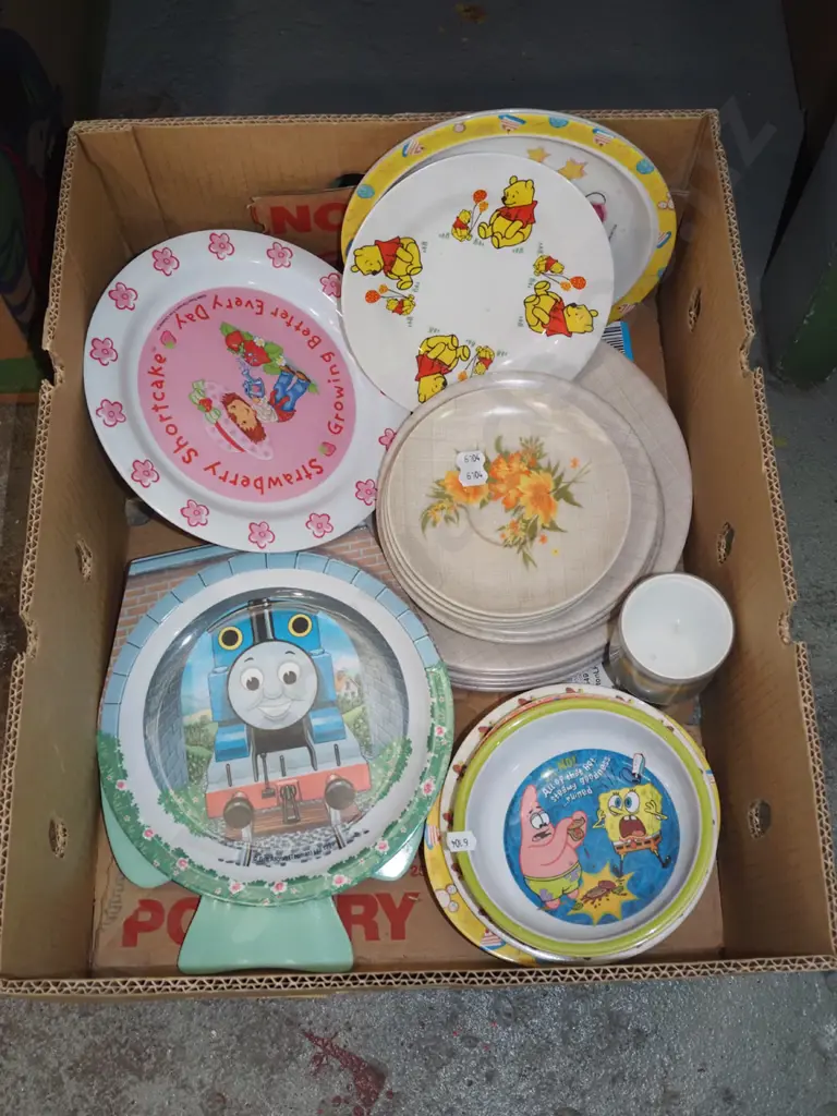 box; childrens plates, bowls, Duraware plastic plates Image 1++