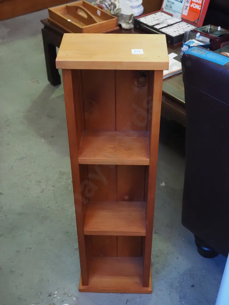 solid rimu bookcase H-830  Image 1++