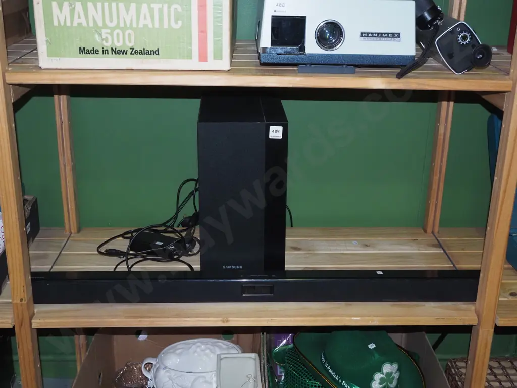 Samsung soundbar and bass speaker Image 1++