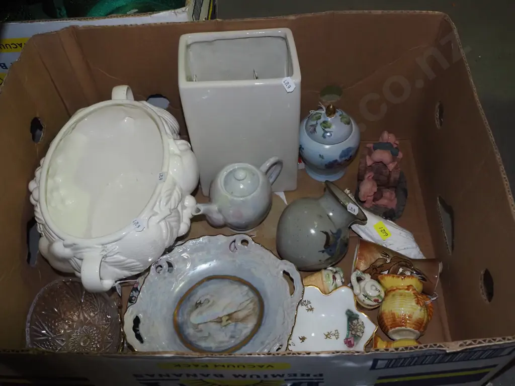 box; soup tureen, slab vase, lustre plate etc Image 1++