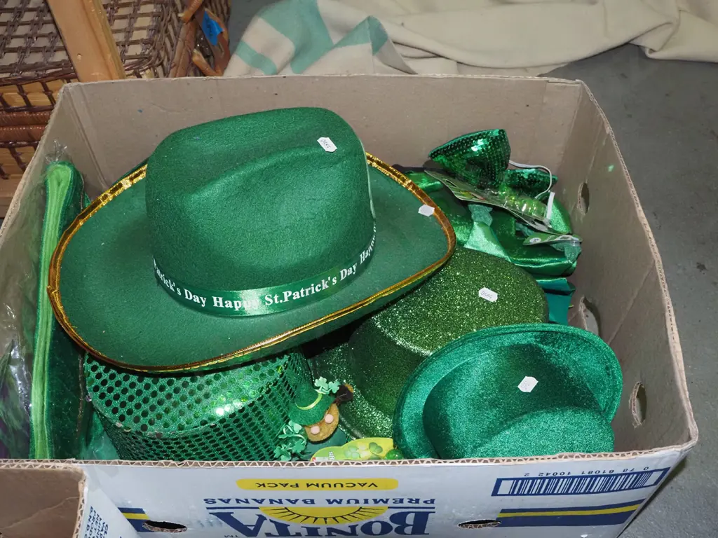 box; St Patricks day costumes and decorations Image 1++