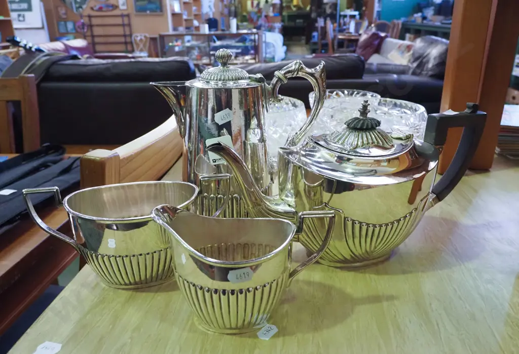 silver plated teapot, coffee pot, sugar and creamer Image 1++