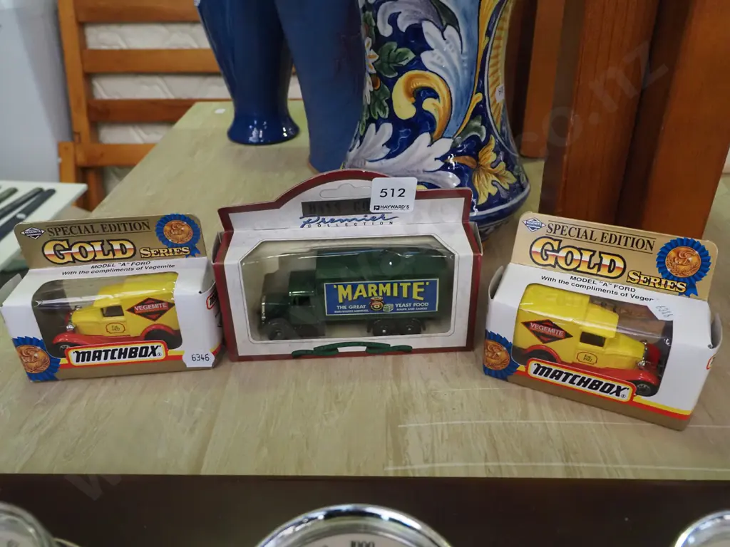 3x model vehicles Image 1++