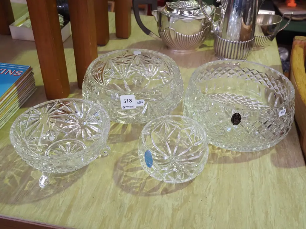4x cut crystal bowls Image 1++