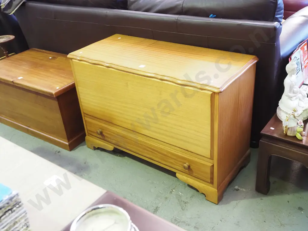 mahogany blanket box with single drawer H-650 W-945 D-400 Image 1++