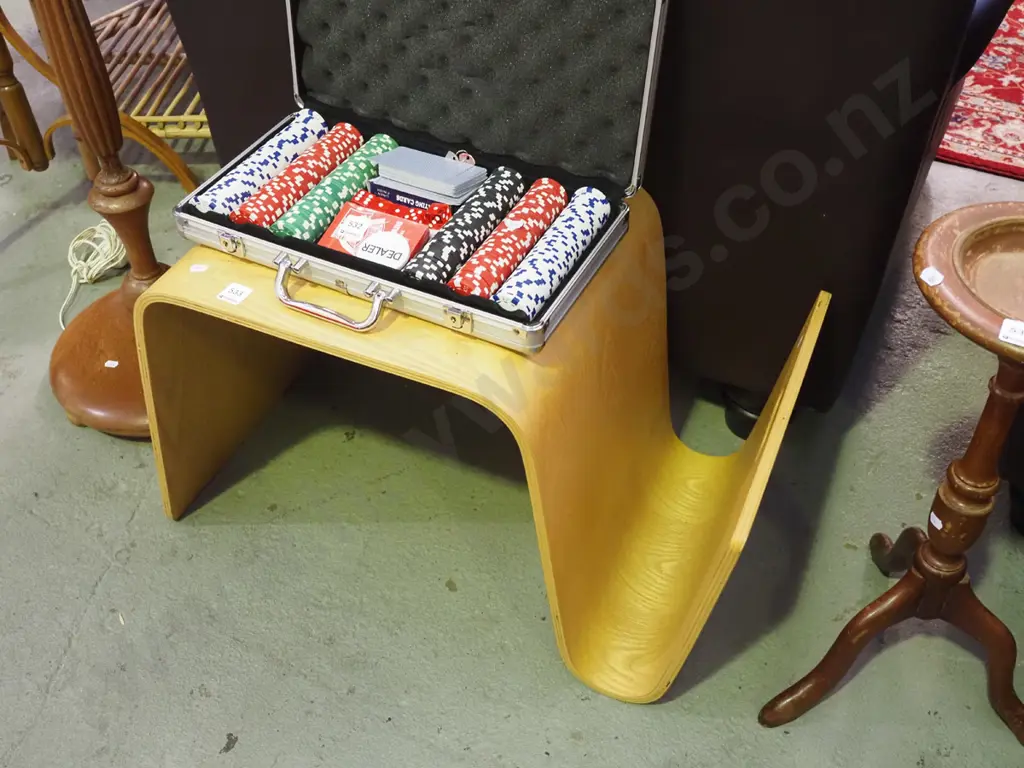 plywood end table/magazine rack Image 1++