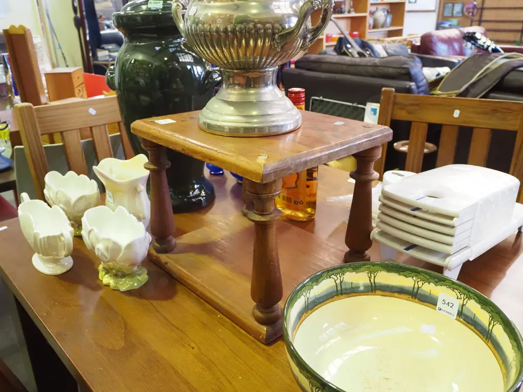small mahogany wooden stand H-250 Image 1++