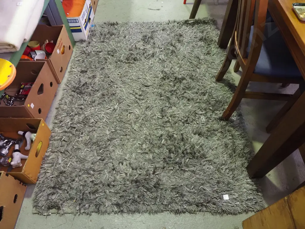 grey acrylic tufted floor mat L-1660 W-1220 Image 1++