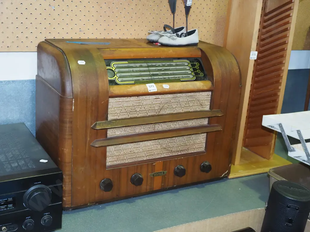 Ultimate wood cased valve radio -  As Is No Returns Image 1++