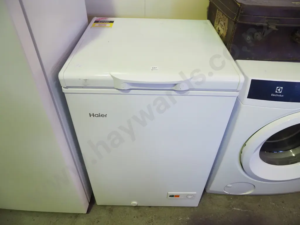 small Haier chest freezer - no baskets H-840 W-570 D-550 Image 1++
