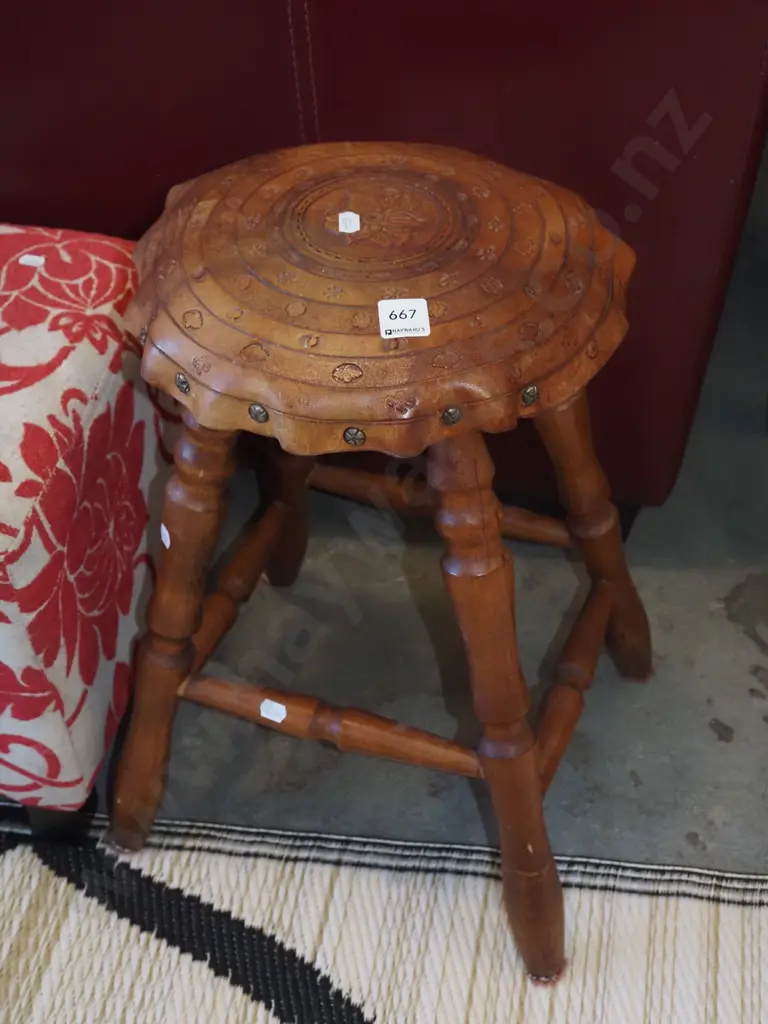 tooled leather turned leather stool Image 1++