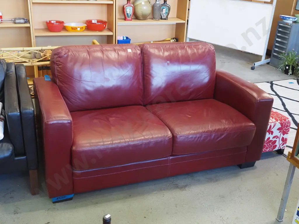 red leather 2 seater settee - good condition Image 1++