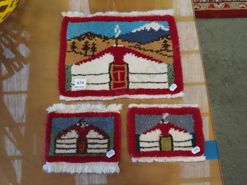 3x small hand tufted mats Image 1++