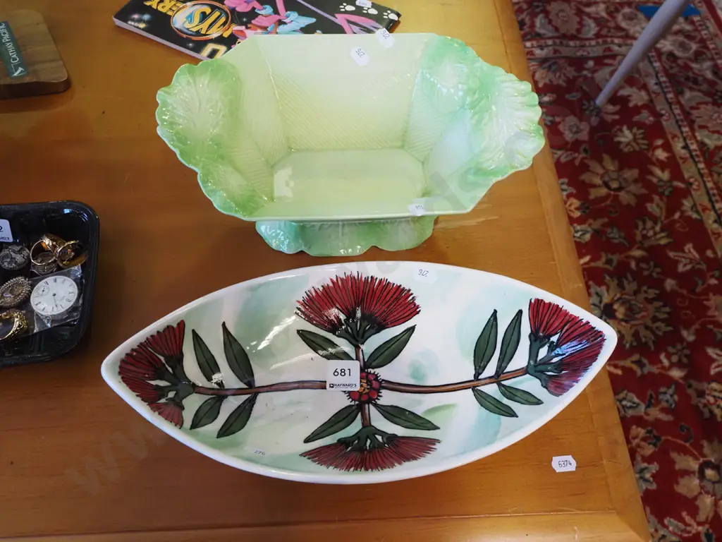 NZ studio pottery Port Chalmers pohutukawa dish, Carlton ware footed leaf dish Image 1++