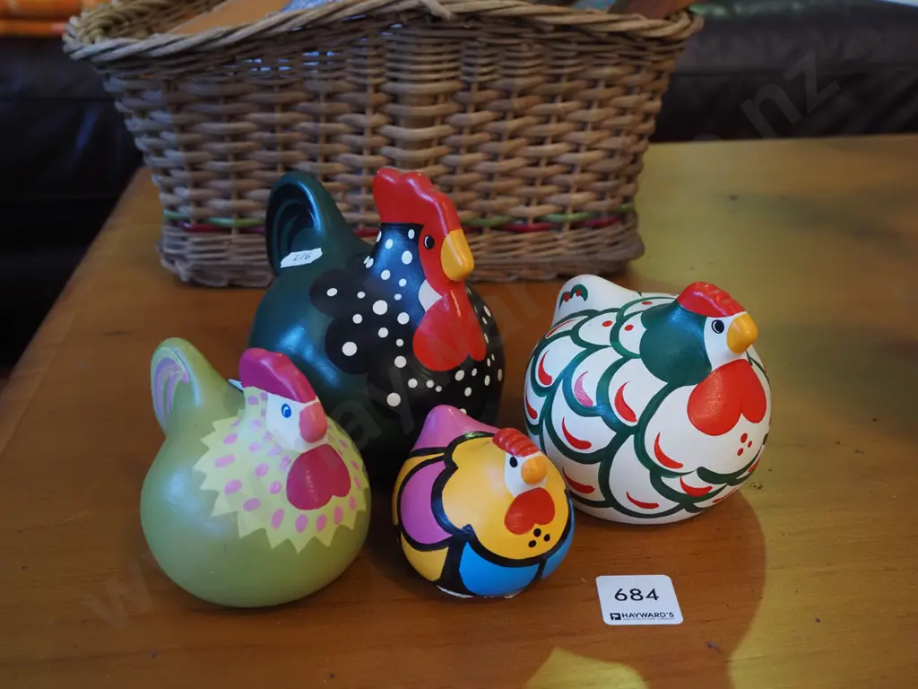 4x hand painted happy hens Image 1++