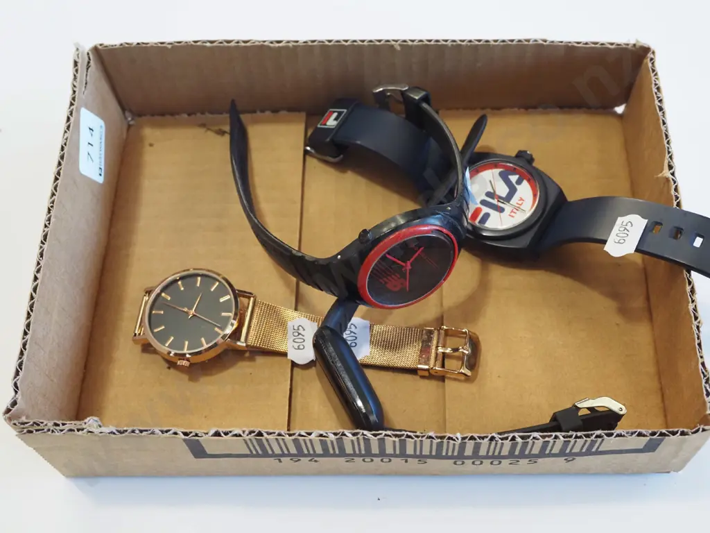 box; 4x watches Image 1++