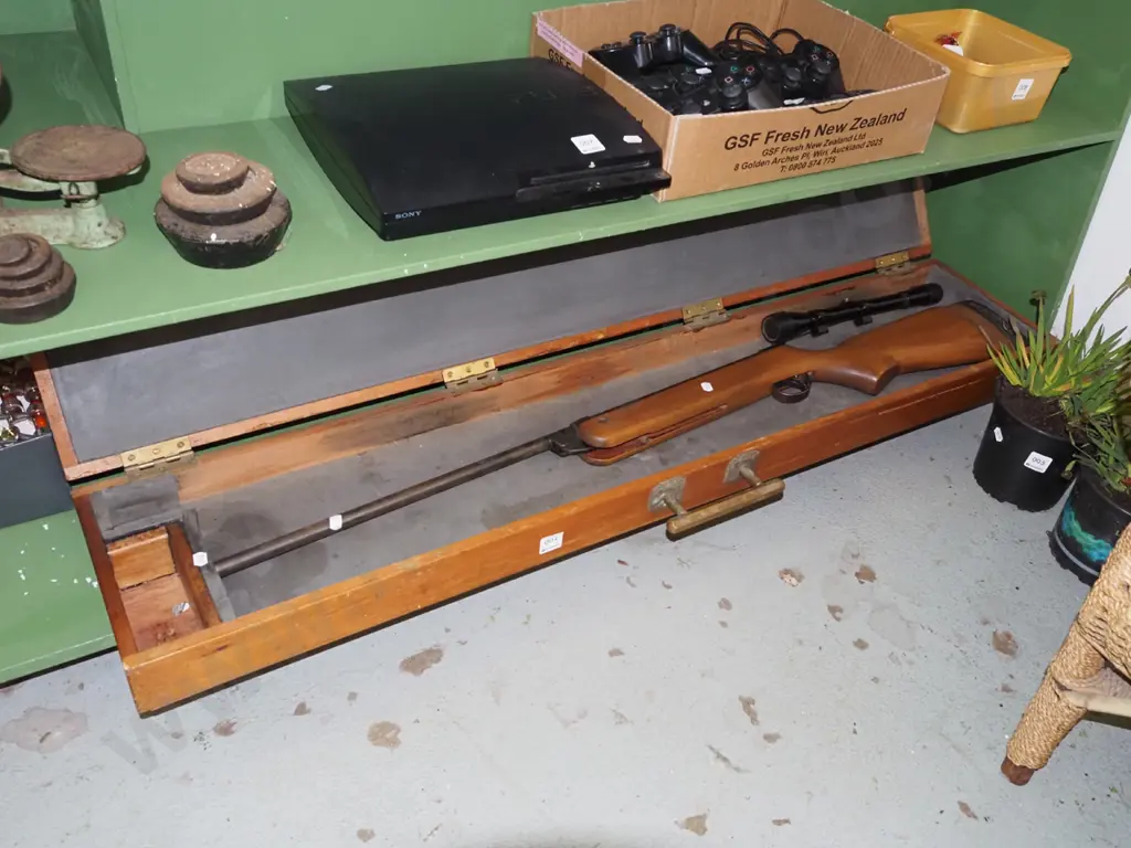 BSA Meteor air rifle with scope and wooden carry case Image 1++