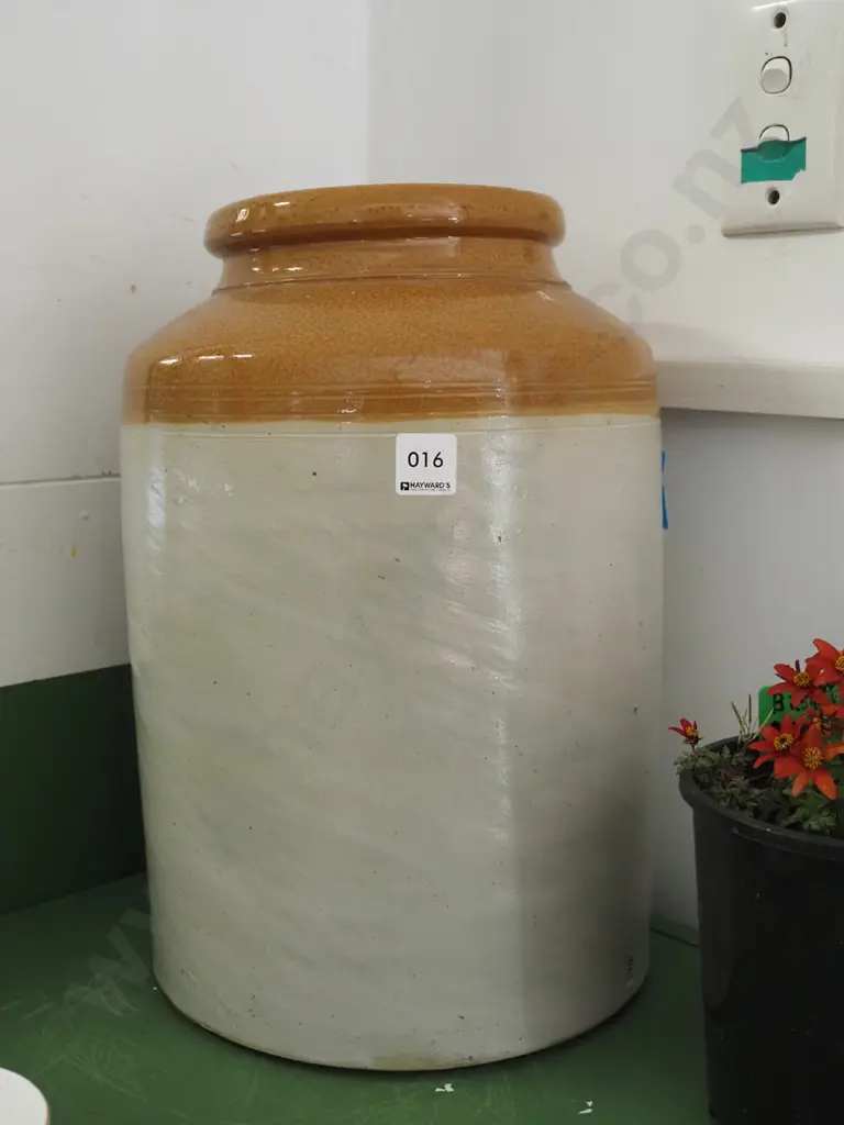stoneware crock H-400 Image 1++
