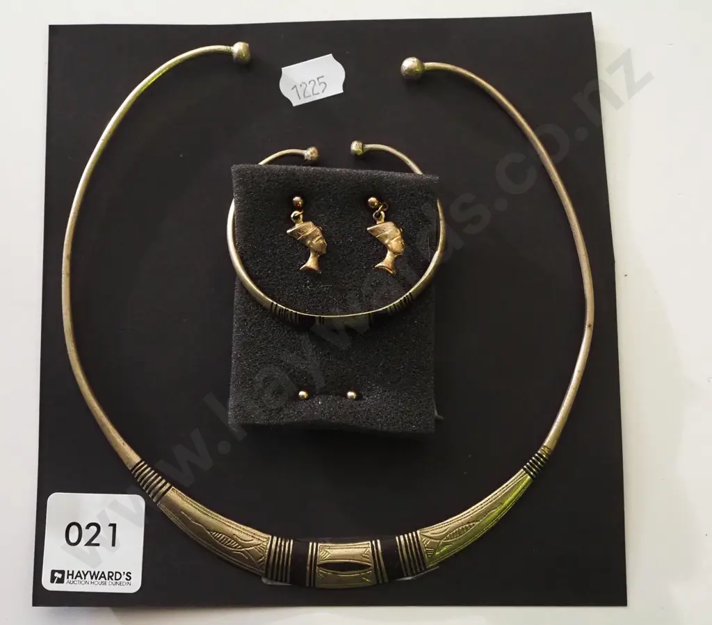 Egyptian necklace, bangle, earring set Image 1++