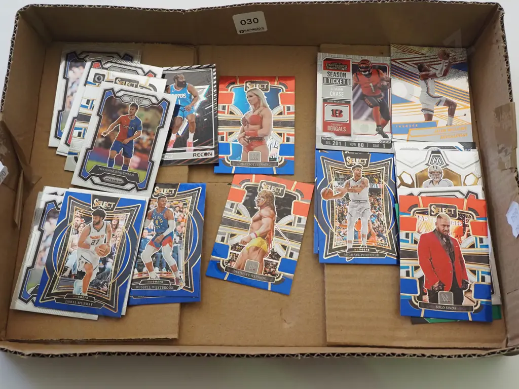 box; sporting collector cards including 1x The Ultimate Warrior - all very good condition Image 1++