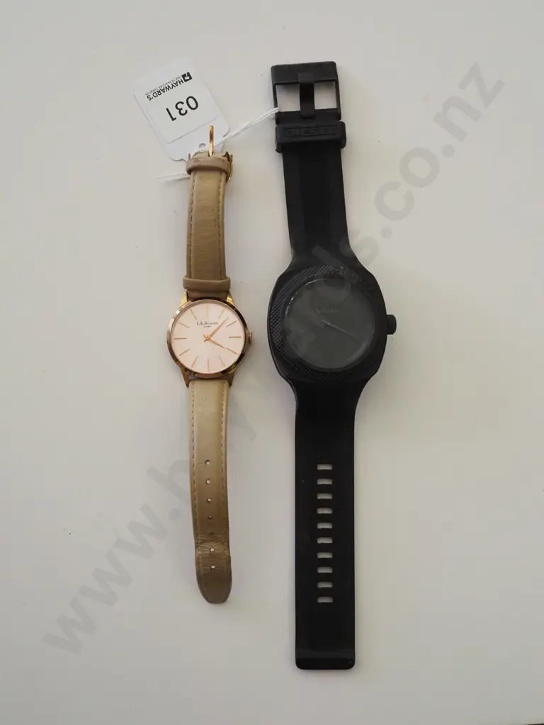 2x wristwatches Image 1++