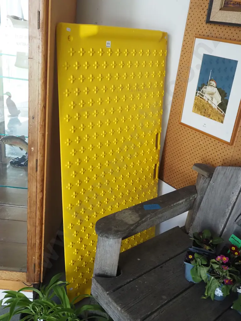 plastic heavy duty footpath ramp H-1300 Image 1++