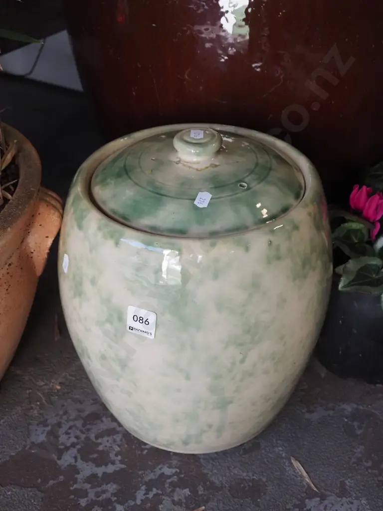 Timaru Potteries mottled lidded canister - repair to lid Image 1++