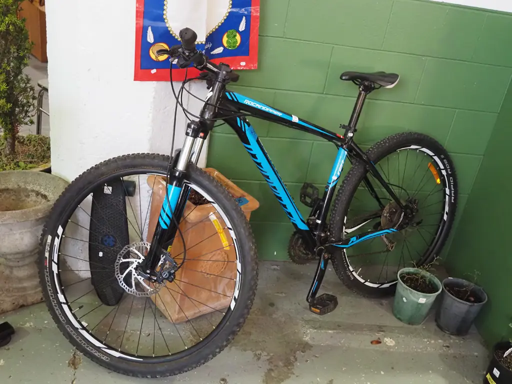 Specialized Rockhopper mountain bike Image 1++