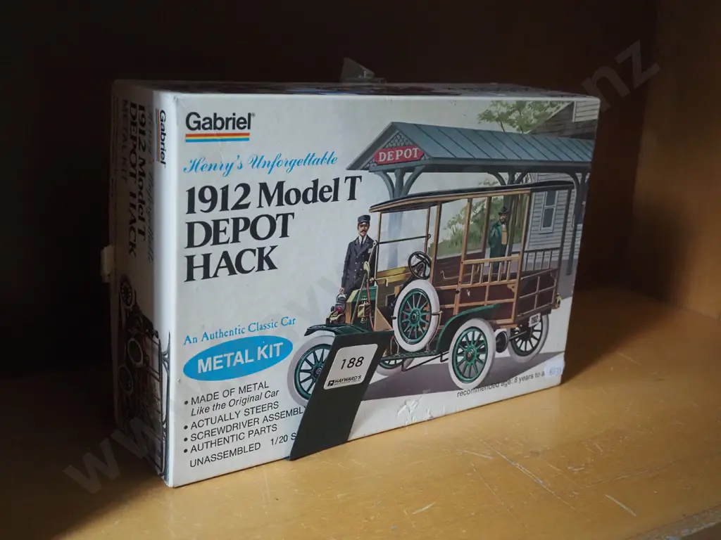 yet to be assembled model of Ford Model T Image 1++