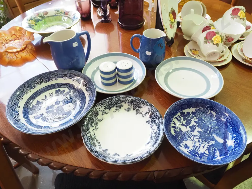 blue and white willow bowls, milk jugs, salt and pepper etc Image 1++