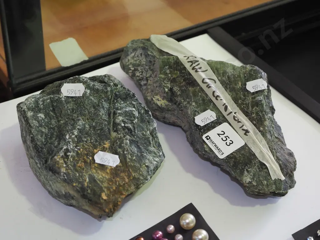 2x pieces of greenstone Largest L-200 Image 1++