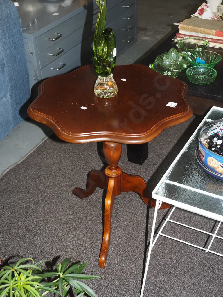 mahogany wine table Image 1++