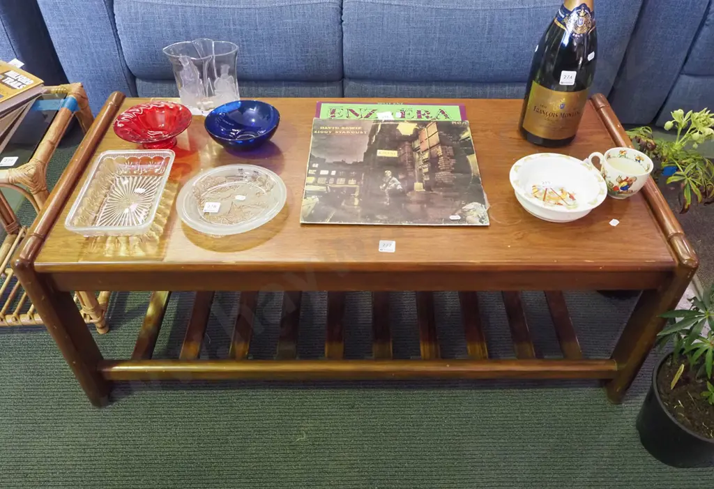 solid wood coffee table slight marks to top H-420 W-1050 D-500 Image 1++